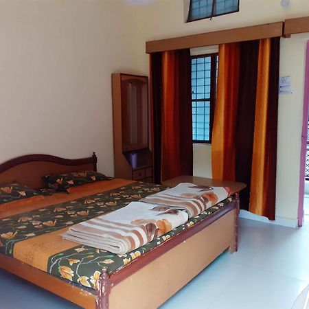Hotel Jagat Raj, Sitapur Sitapur  Exterior photo